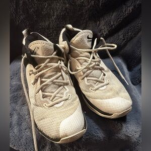 Nike Zoom Rev II TB Women's 8